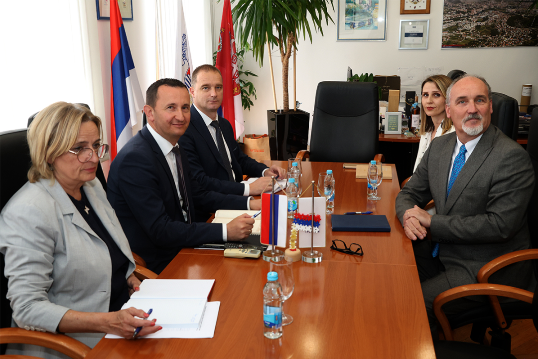 Ћурић – Деригети: Подршка Швајцарске амбасаде кроз разне пројекте