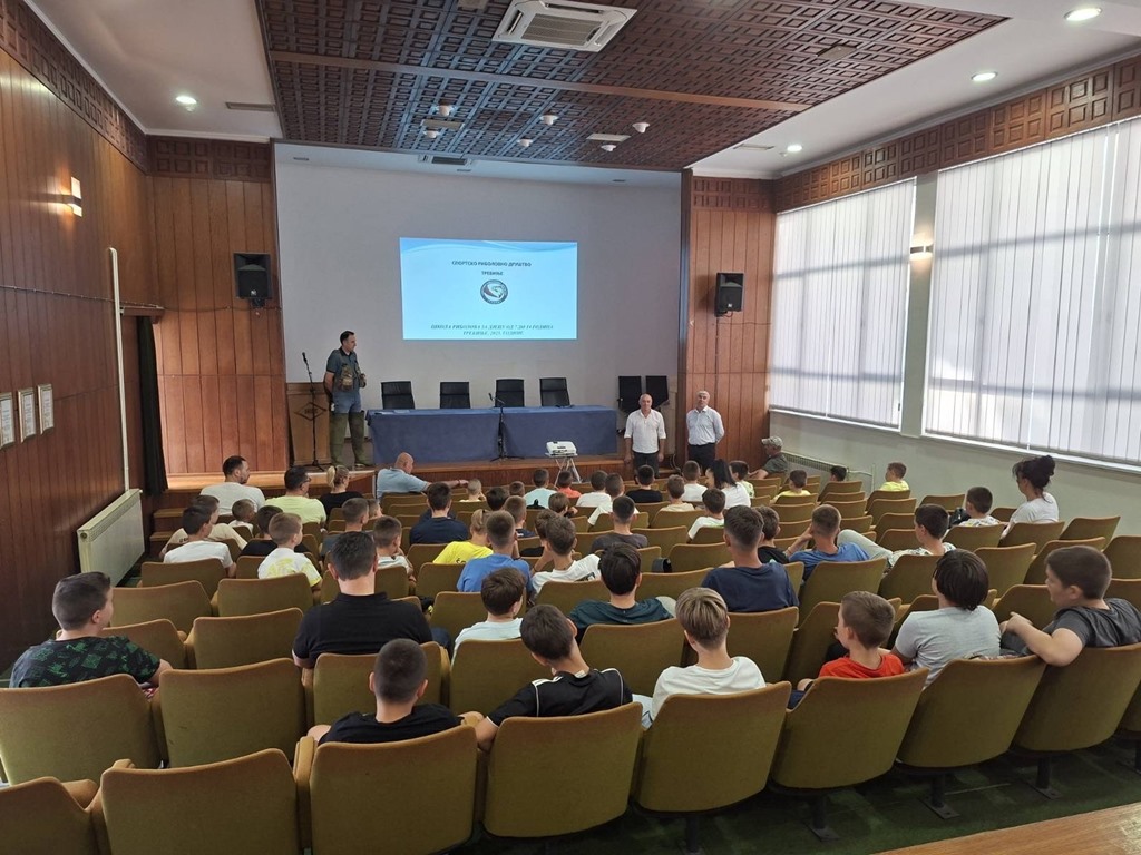 Почела теоријска настава за полазнике Школе риболова