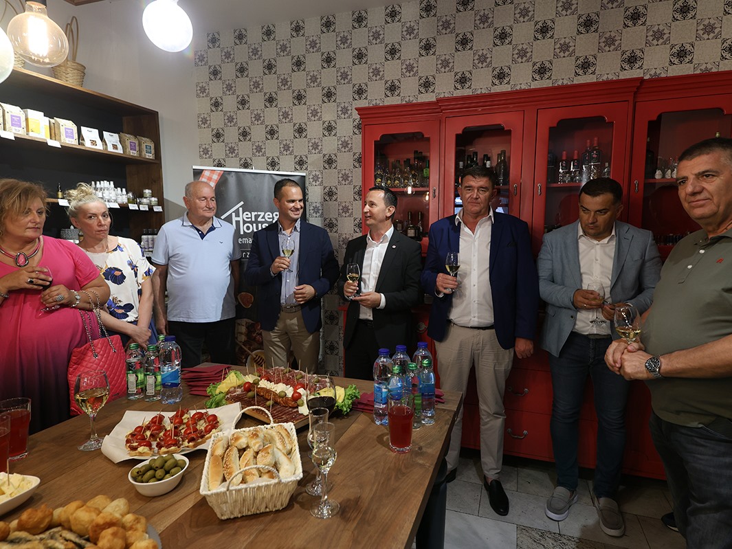 Осам година рада „Херцеговачке куће“: Подршка домаћој производњи и најаве ширења на инострано тржиште
