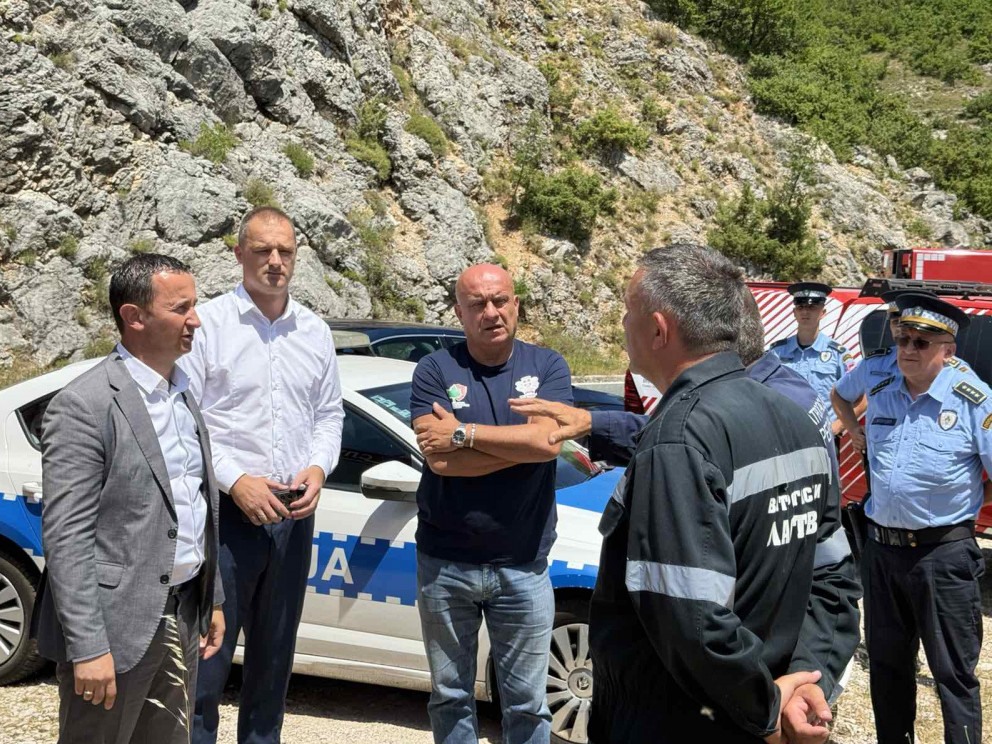 Gradonačelnik Trebinja Mirko Ćurić obišao požarište: Apel stanovništvu za prevenciju požara