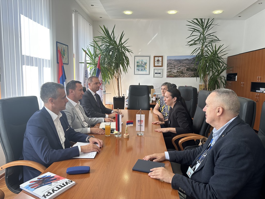 Градоначелник Мирко Ћурић одржао састанак са новом шефицом канцеларије ОСЦЕ-а у Мостару Јулијом Витановом