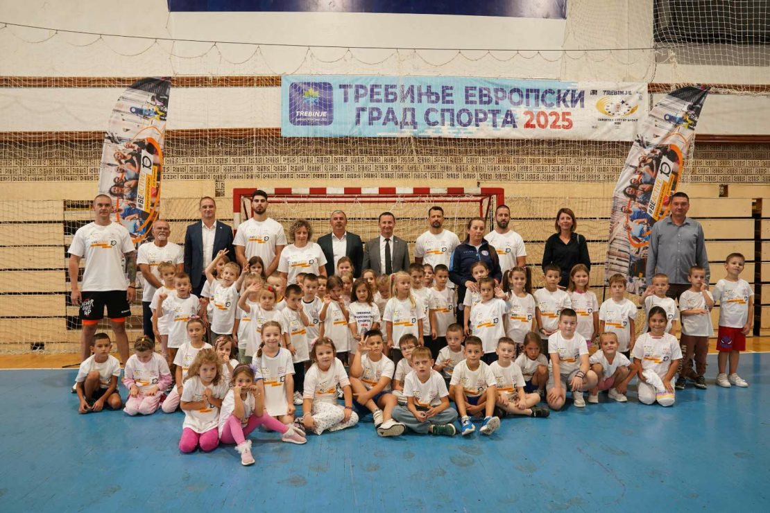 Градоначелник Ћурић посјетио Дом пензионера и Школу спорта