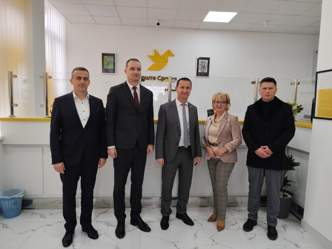 Представници Града на отварању реновиране пословнице Поште Српске 89103 Требиње