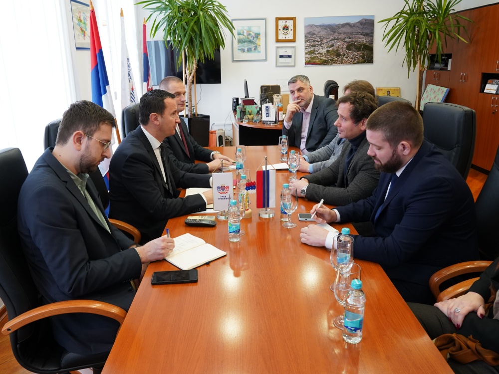 Представници Српско руског хуманитарног центра у посјети Требињу – Сарадња у области културе, образовања и хуманитарних активности