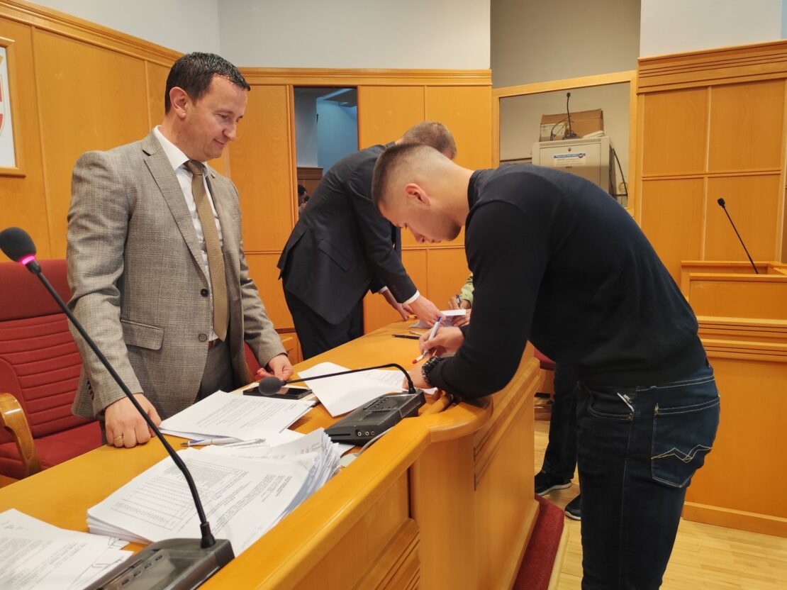 Потписани уговори о стипендирању студената