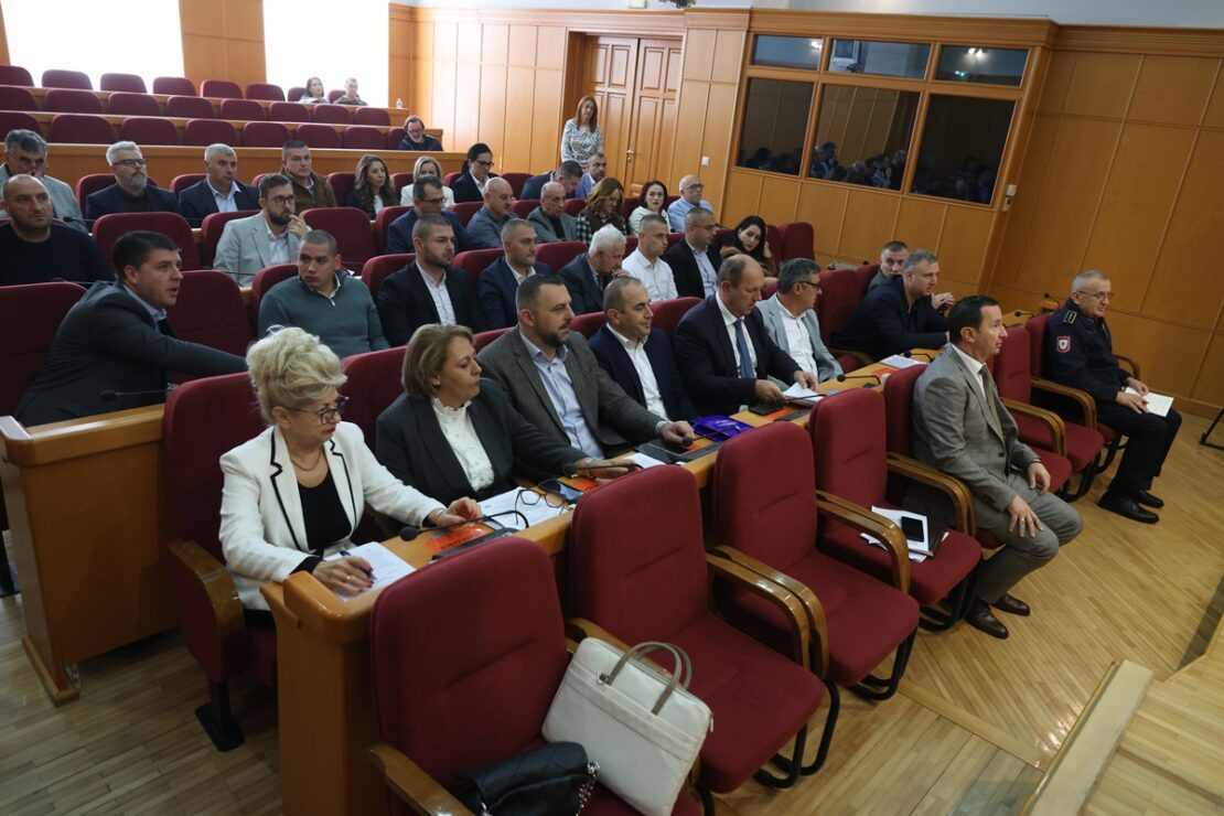Строжи услови за постављање реклама у центру Требиња